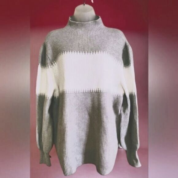SWEATER  GRAY & WHITE CUSHY KNIT  NEW Large - Picture 3 of 6